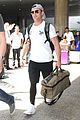 zac efron arrives back in los angeles 09