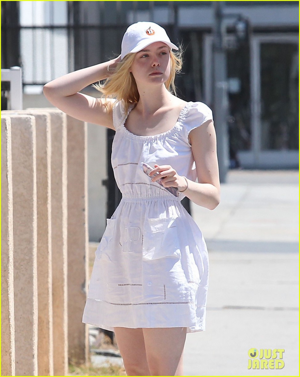 elle fanning reveals shes focusing on work instead of going to college57711mytext