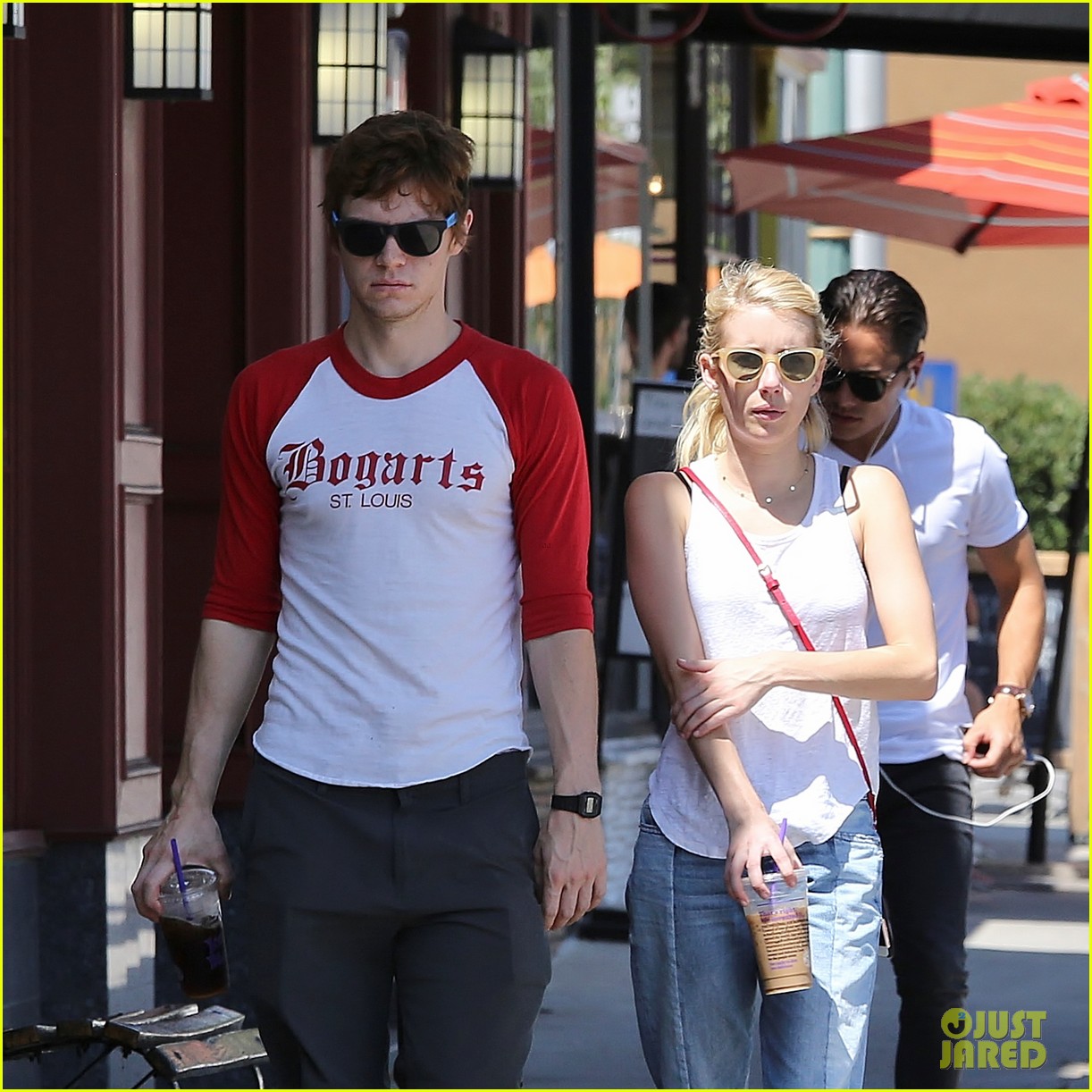 on again off again couple emma roberts evan peters reunite for lunch01410mytext