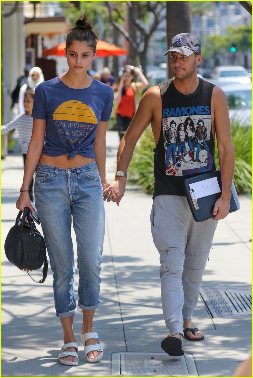 taylor hill hangs with boyfriend michael stephen shank after returning from paris 07