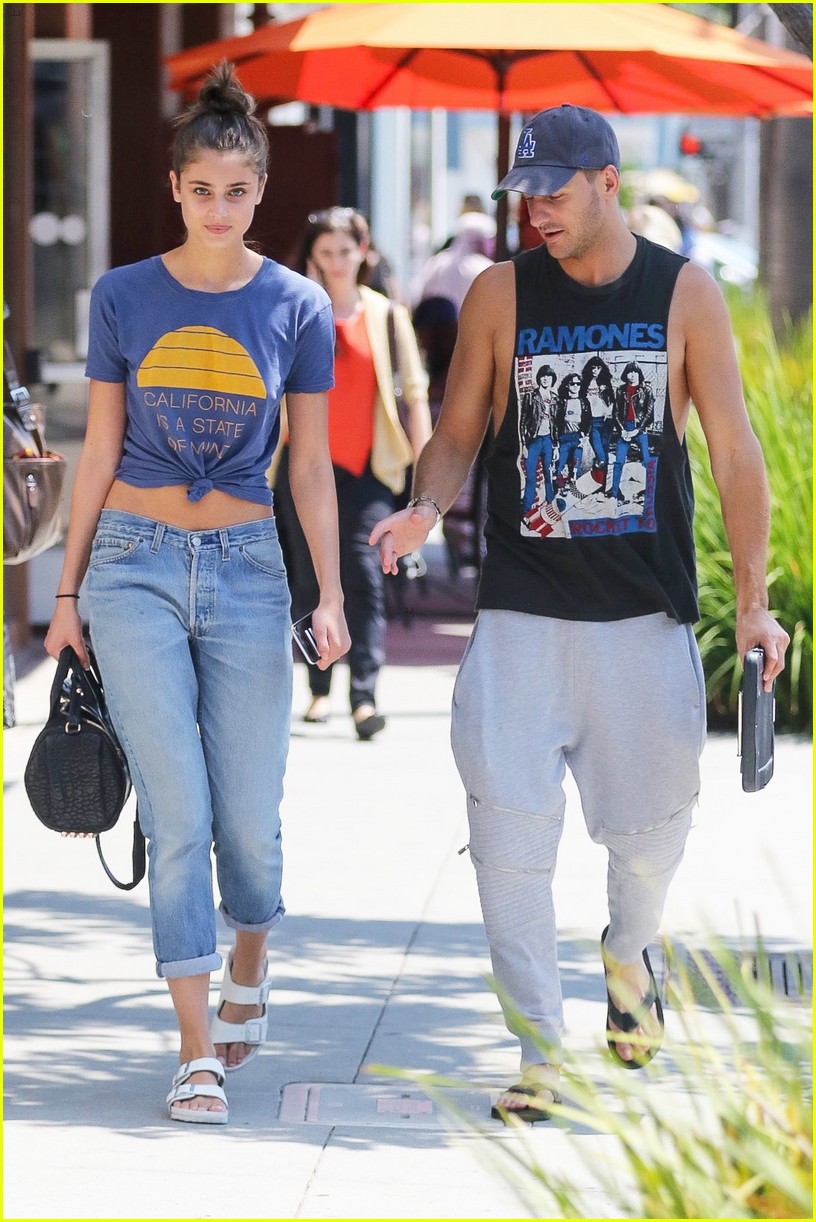 taylor hill hangs with boyfriend michael stephen shank after returning from paris 12