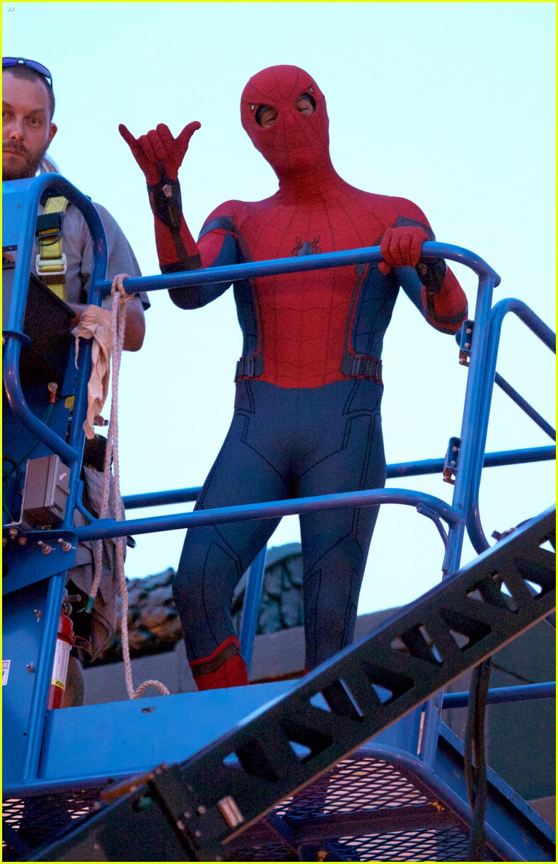 tom holland suits up on the set of spider man homecoming 04