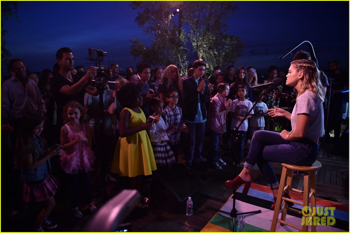 olivia holt performs live at just jared jr disney mix launch party 21