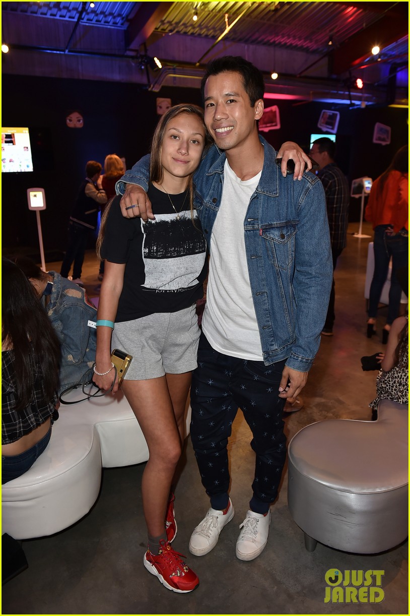 olivia holt performs live at just jared jr disney mix launch party 26