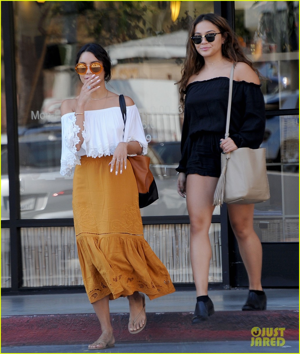 vanessa hudgens says her midsection is her biggest insecurity 05