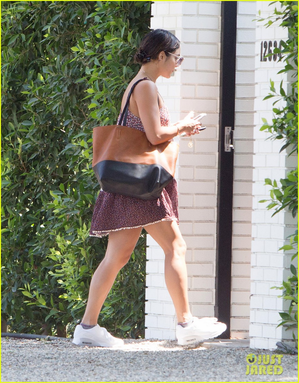 vanessa hudgens gets in a monday morning workout 20