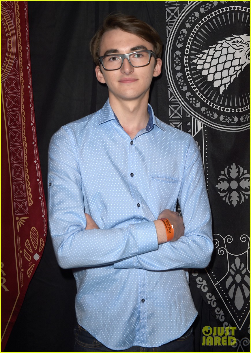 isaac hempstead right game of thrones live concert 04
