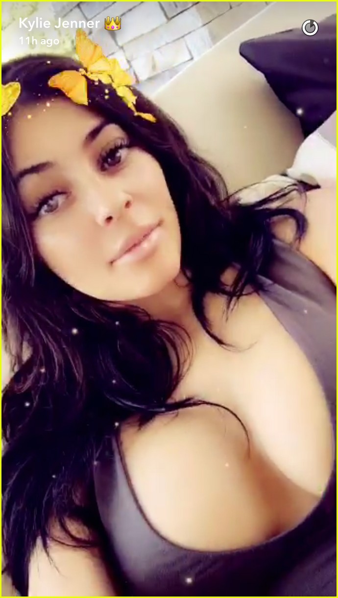 kylie jenner credits her period for her enlarged breasts 06