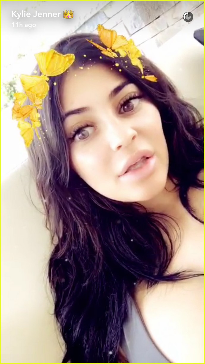 kylie jenner credits her period for her enlarged breasts 07