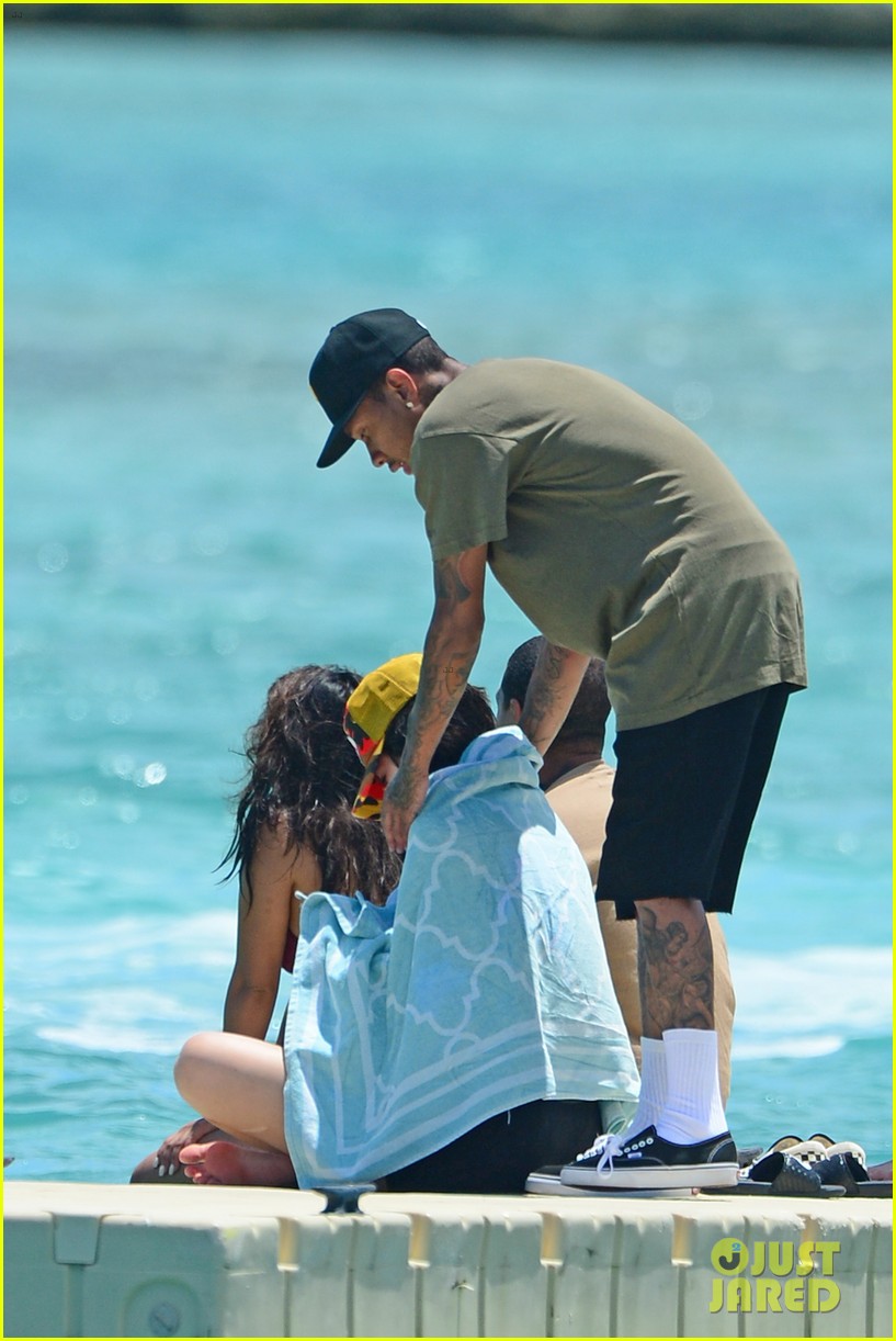 kylie jenner celebrates 19th birthday at beach with tyga kendall more 18