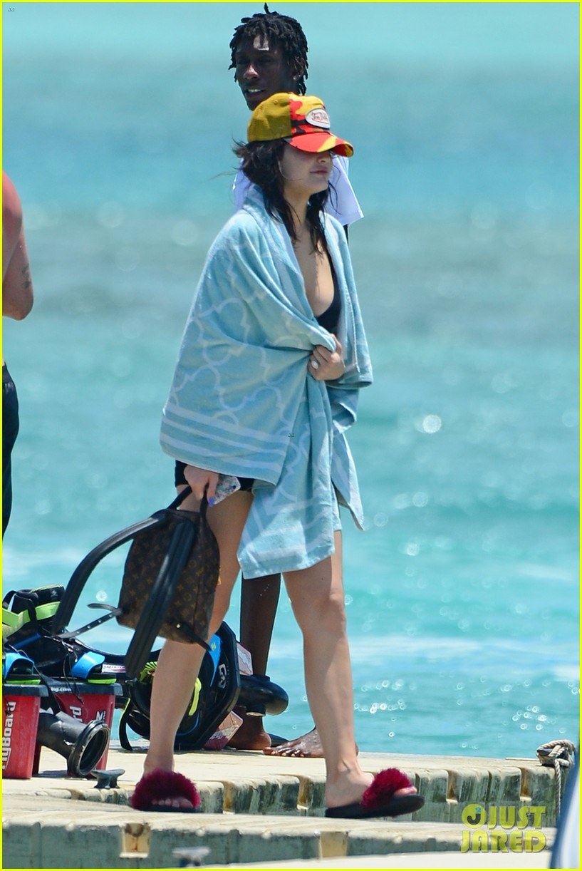 kylie jenner celebrates 19th birthday at beach with tyga kendall more 40