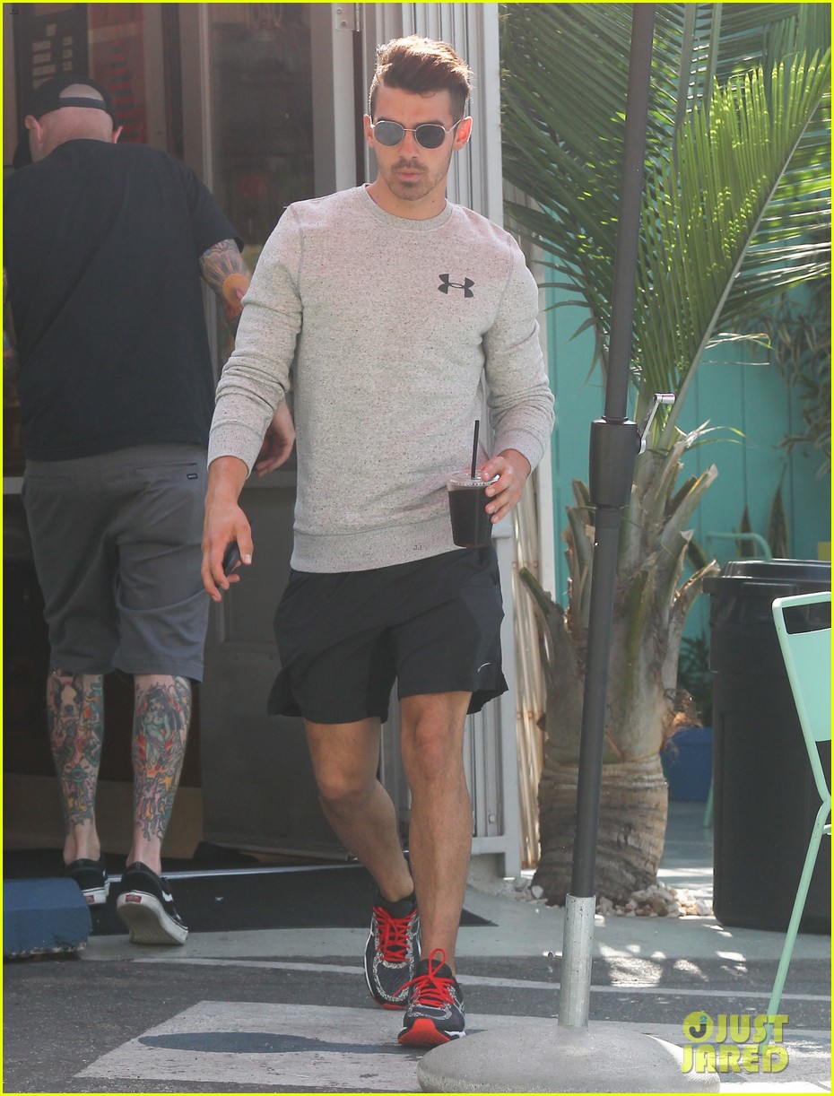 joe jonas may be working new music with brother nick62706mytext