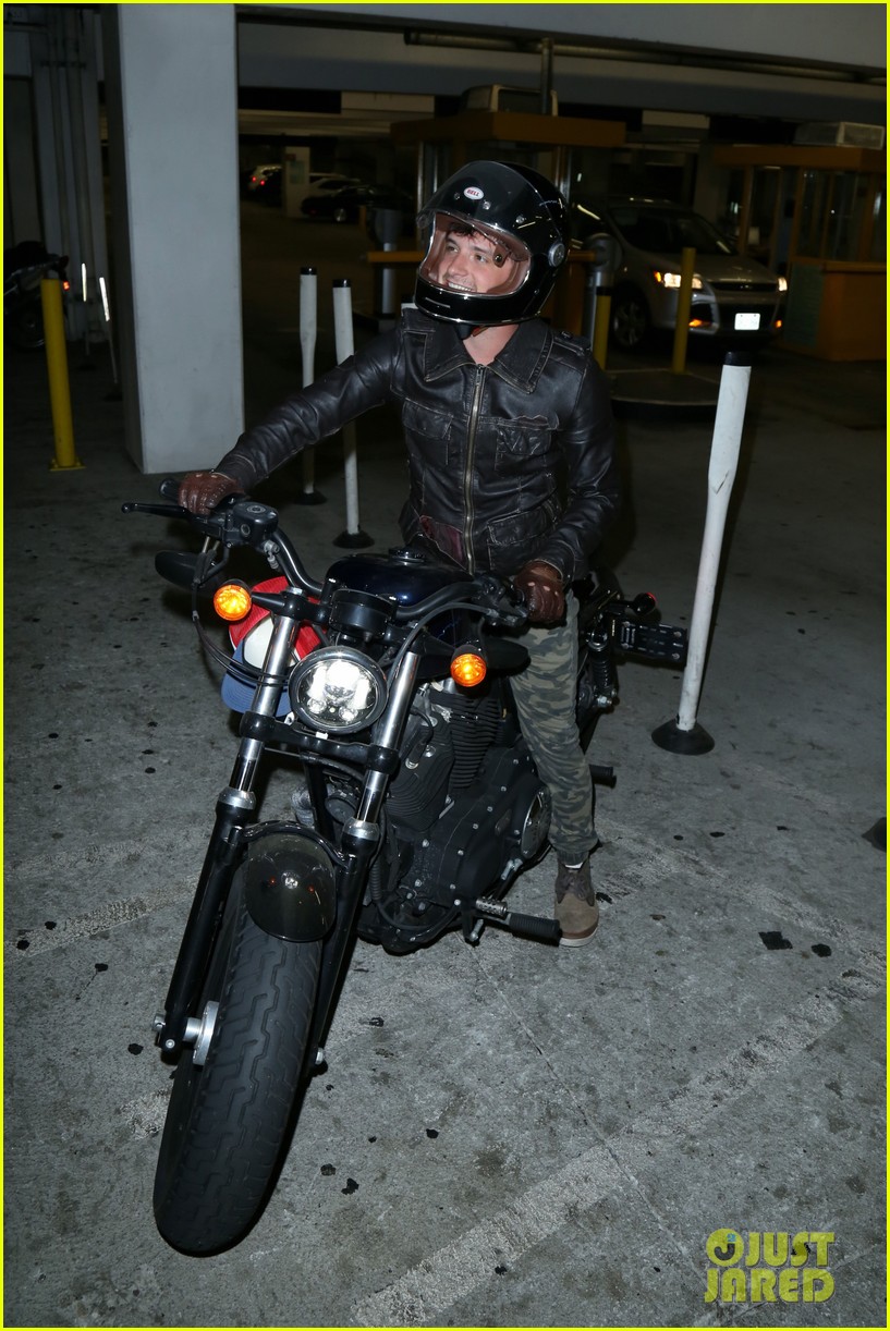 josh hutcherson rides his motorcycle to the movies01516mytext