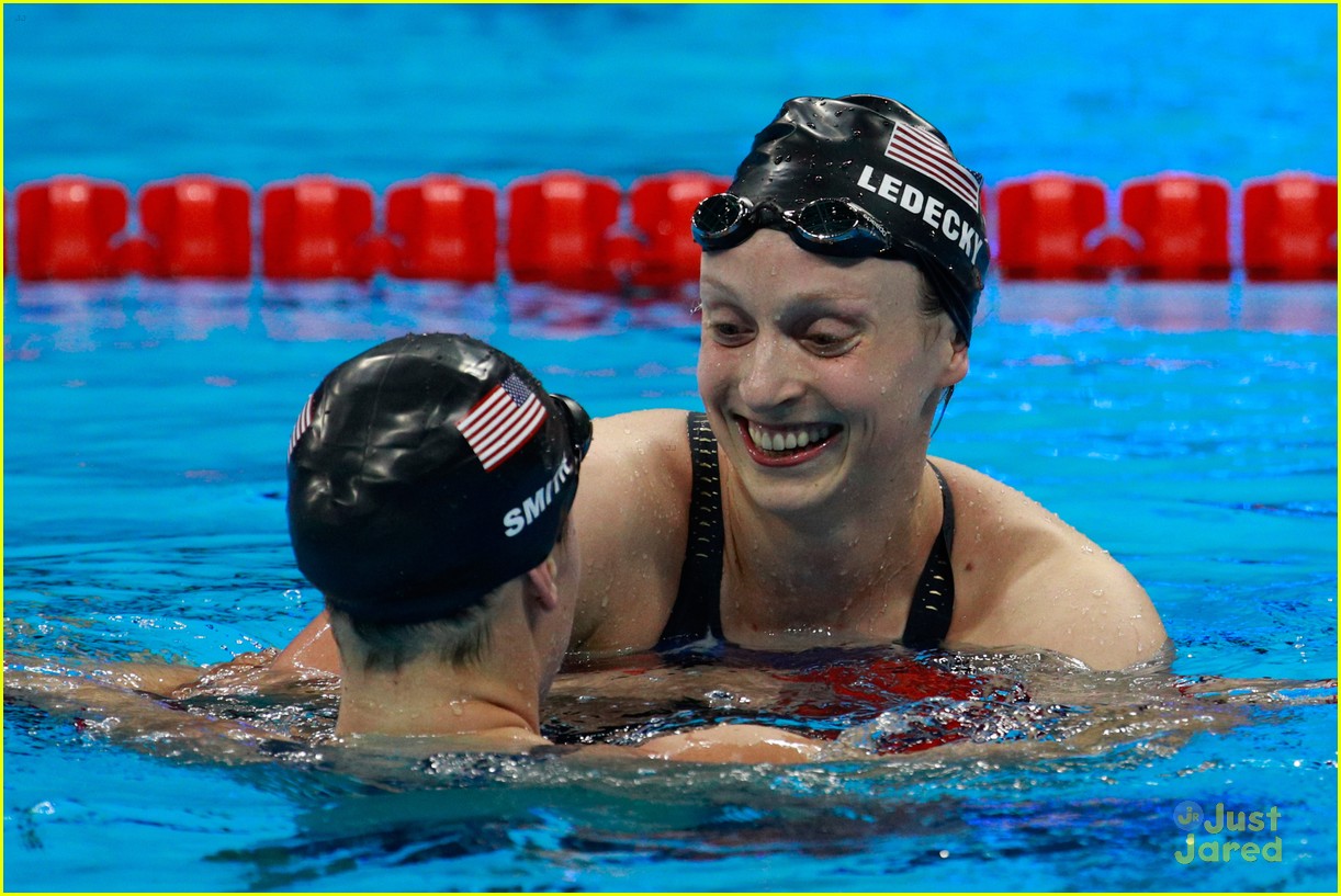 katie ledecky smashes own record 4th gold medal 08