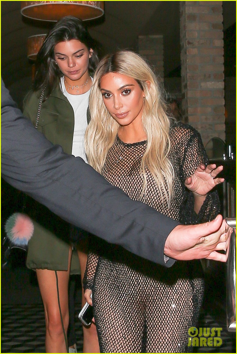 kim kardashian goes blonde flaunts thin figure dinner kendall jenner 21