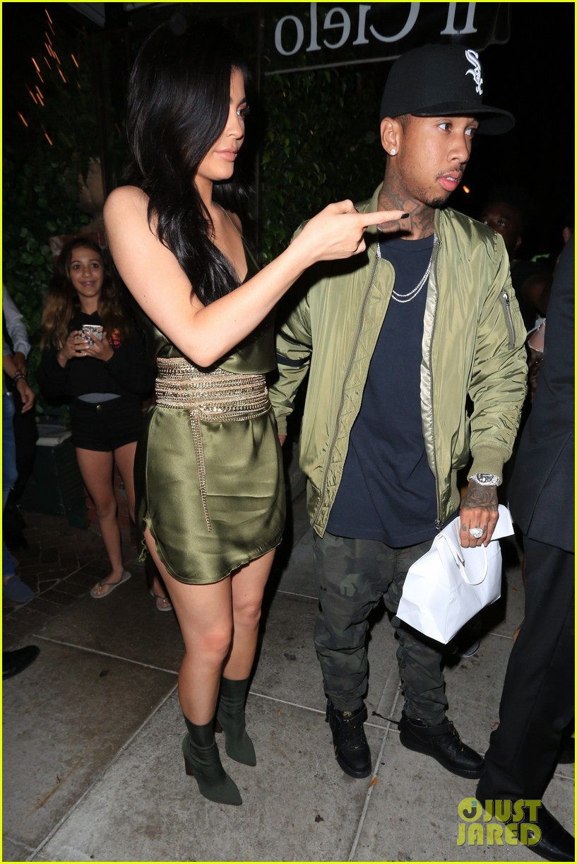 kylie jenner tyga dinner il cielo green outfits 02