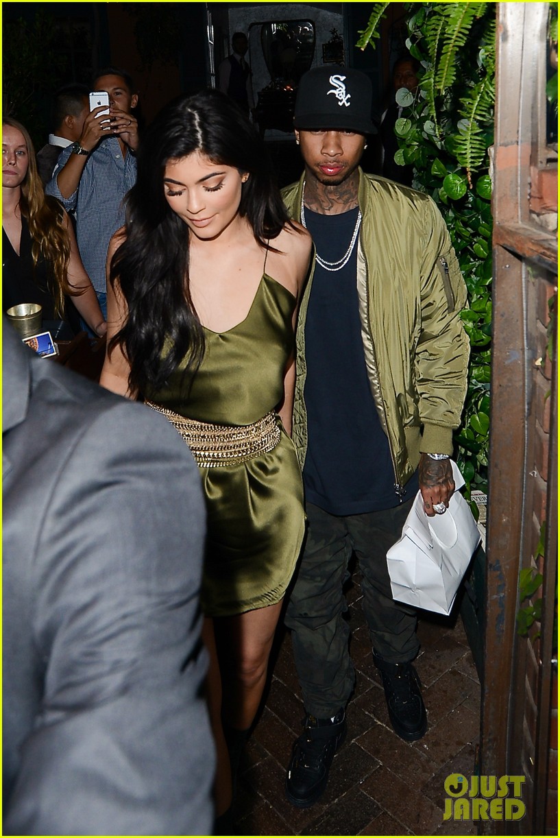 kylie jenner tyga dinner il cielo green outfits 11