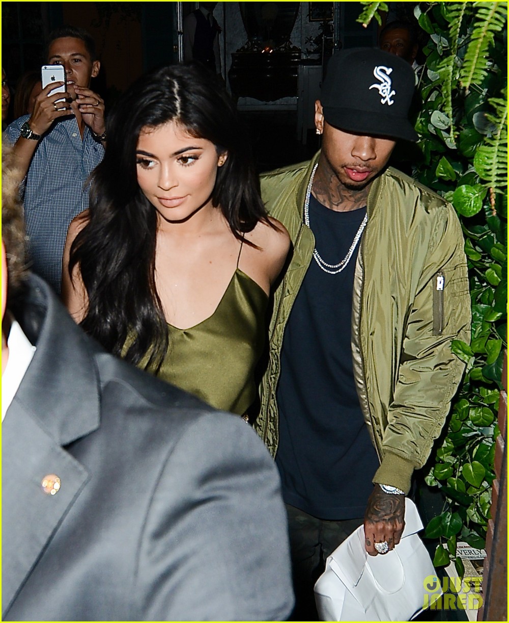 kylie jenner tyga dinner il cielo green outfits 12