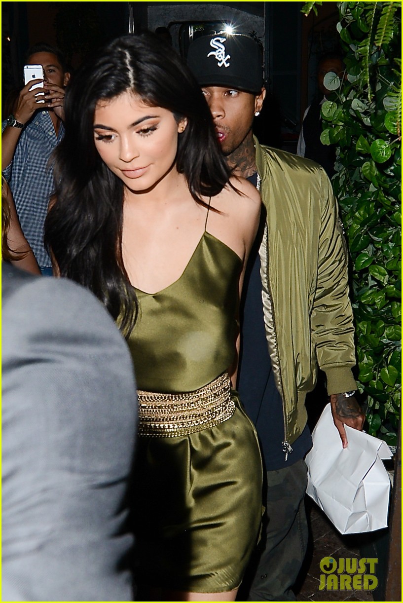kylie jenner tyga dinner il cielo green outfits 14