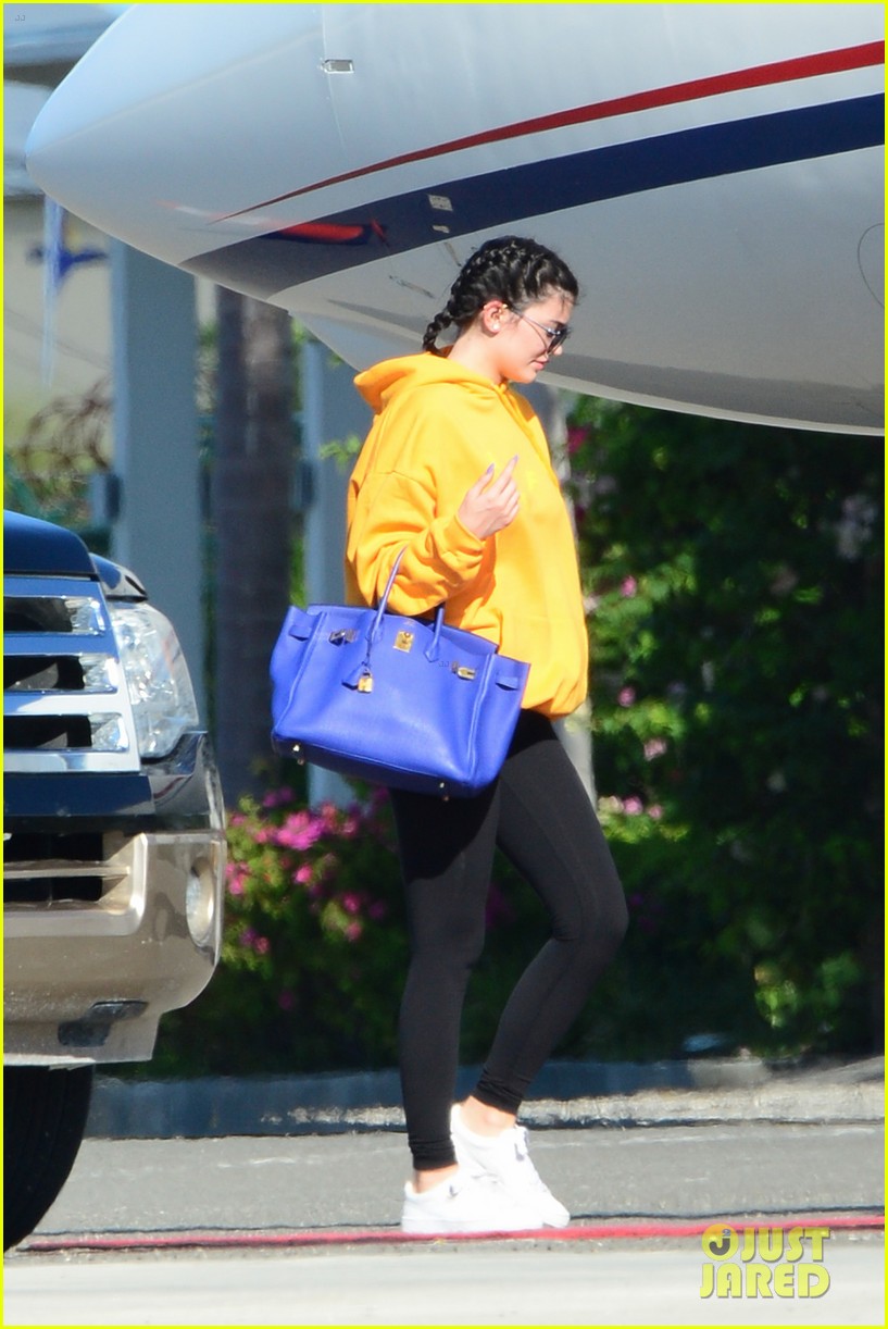 kylie jenner tyga return from turks after bday getaway 04