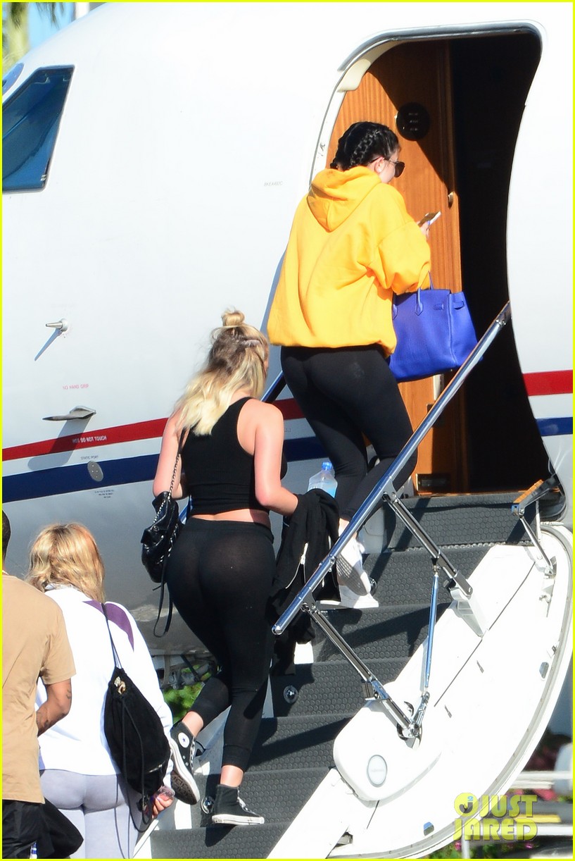 kylie jenner tyga return from turks after bday getaway 08