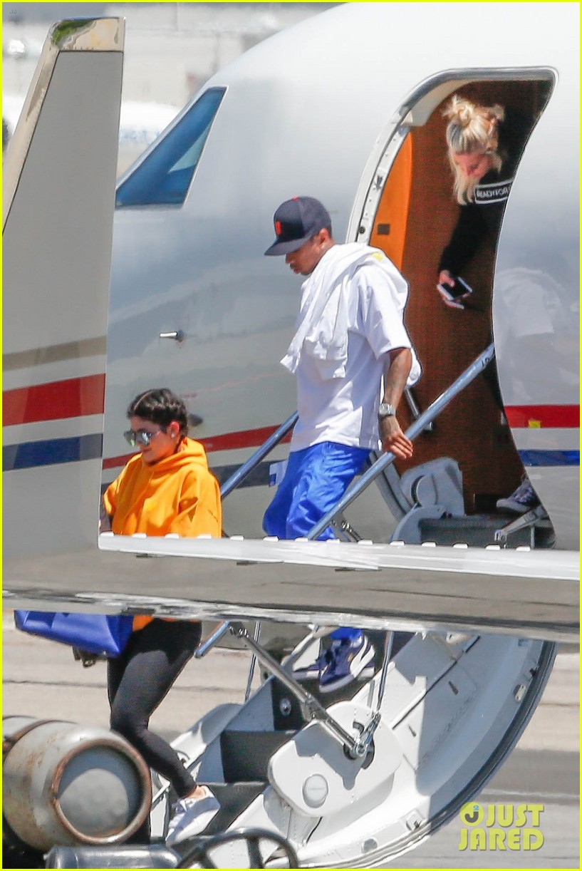 kylie jenner tyga return from turks after bday getaway 16