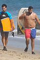 taylor lautner spends sunday catching waves 19