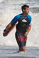 taylor lautner spends sunday catching waves 34