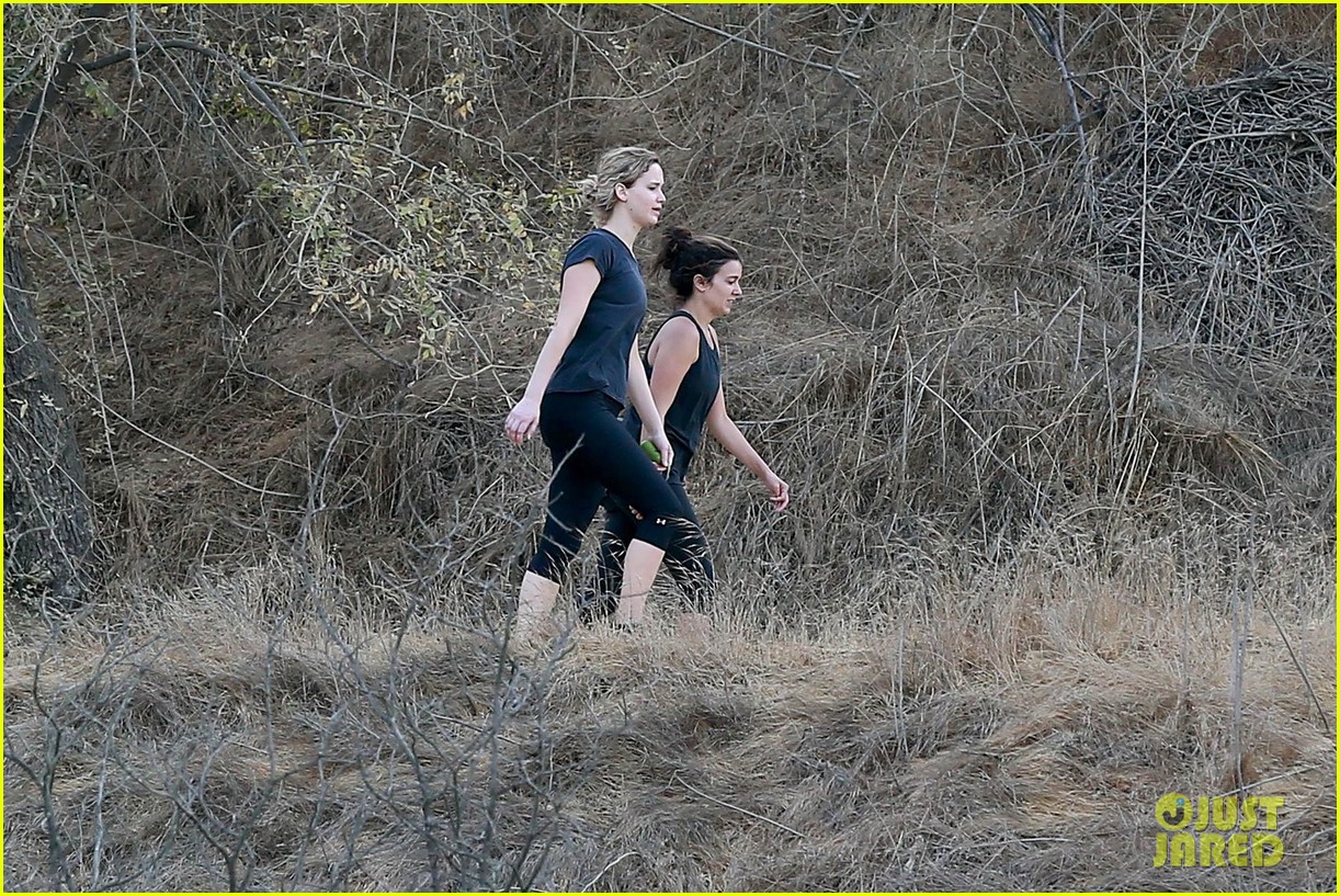 jennifer lawrence hikes in los angeles 04