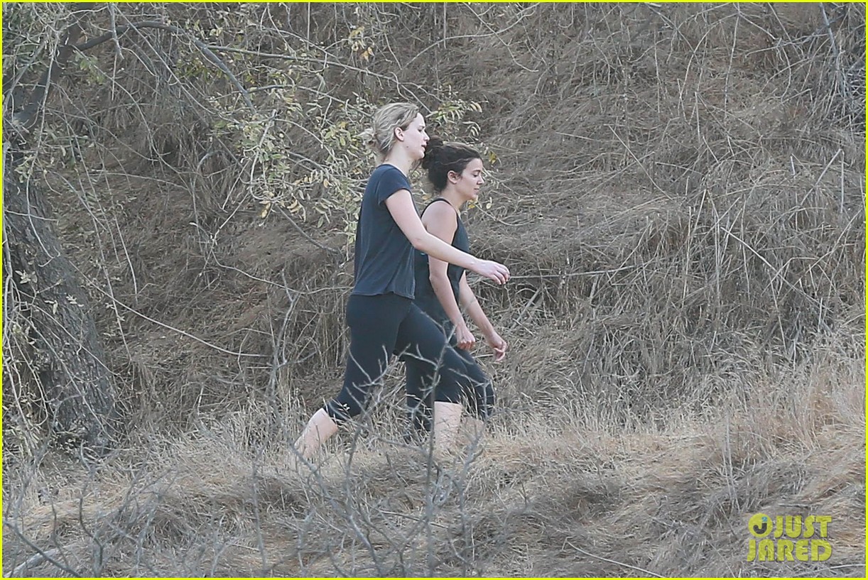 jennifer lawrence hikes in los angeles 21