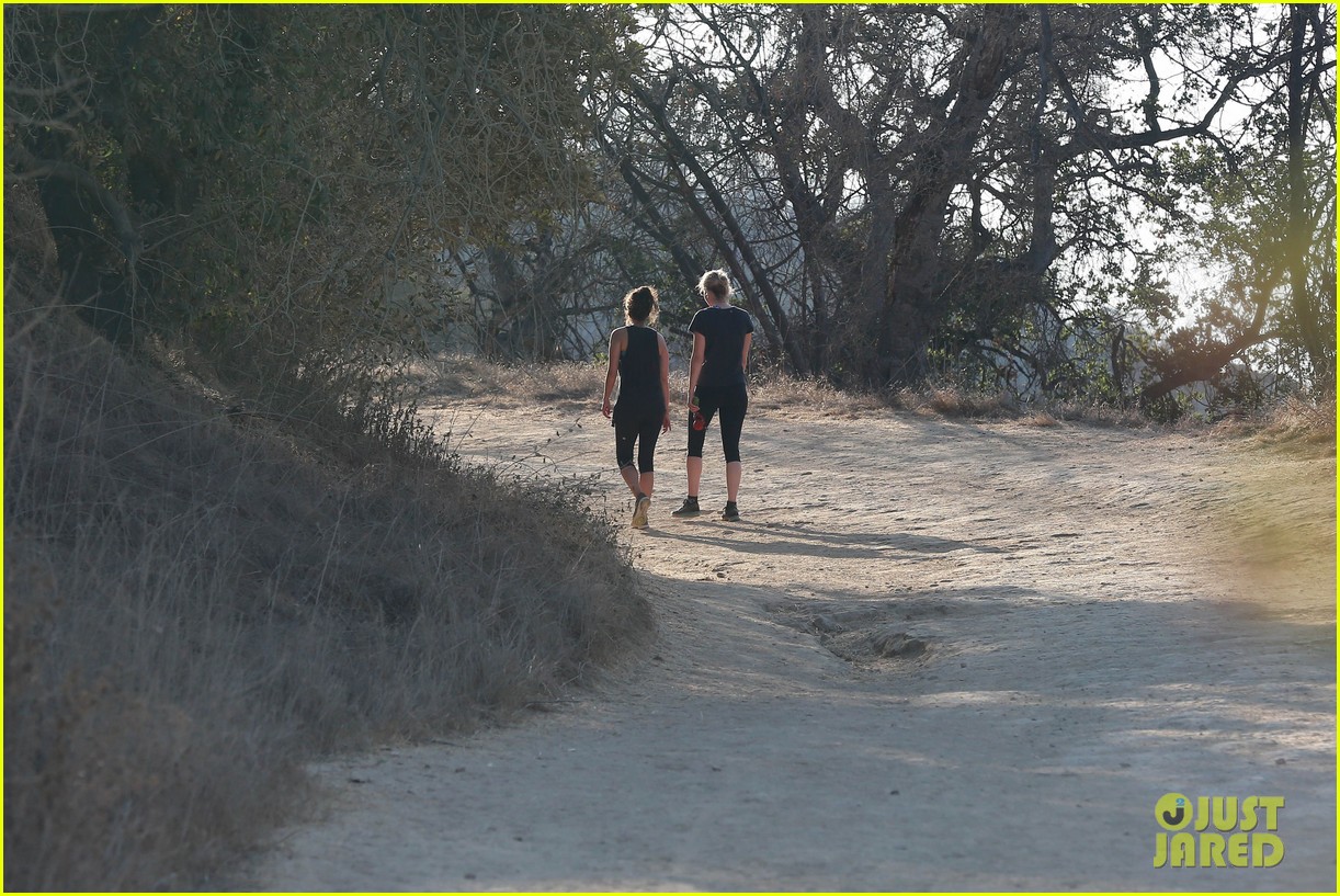 jennifer lawrence hikes in los angeles 23