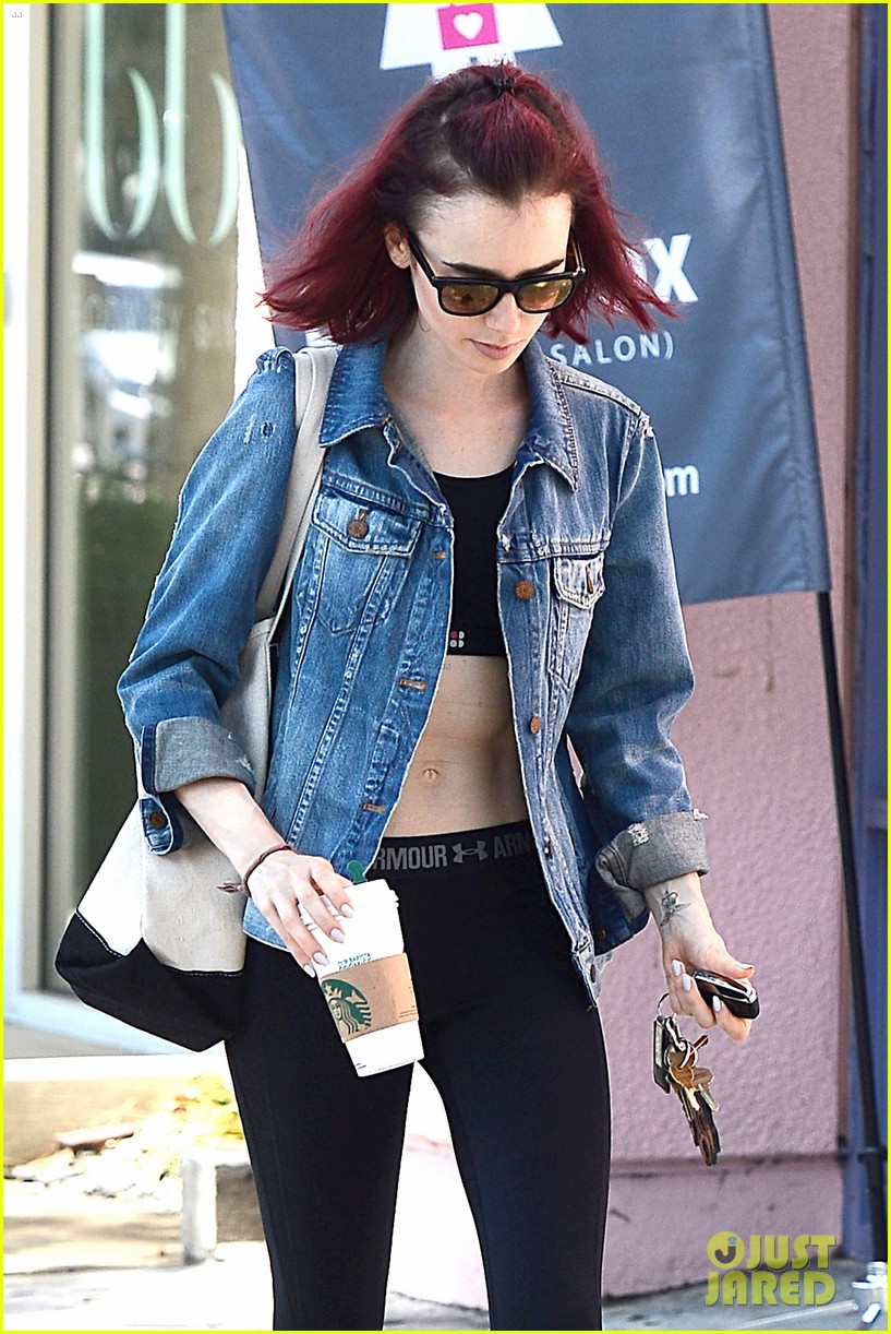 lily collins shows off her rock hard abs00809