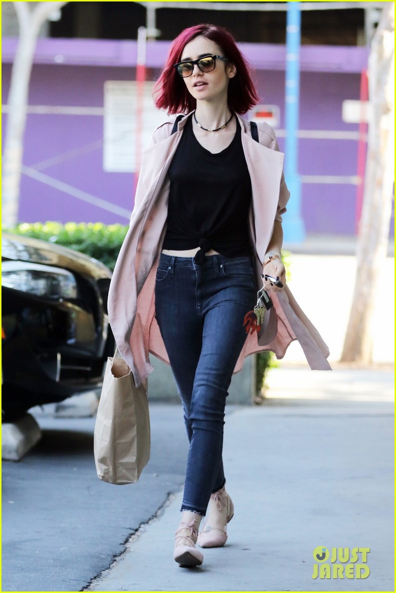 lily collins erewhon shop tycoon pickup 06