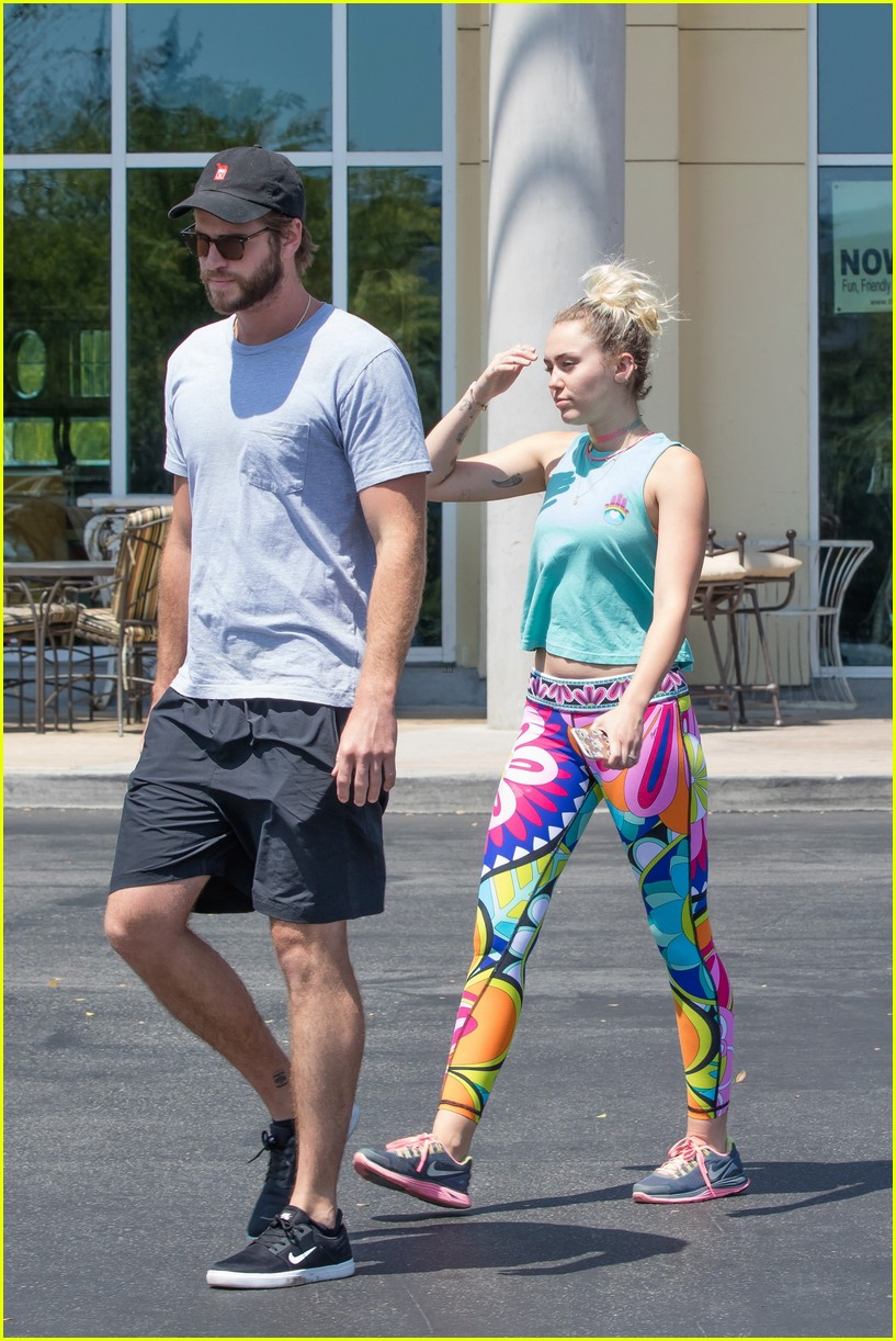 miley cyrus have an afternoon lunch date 15