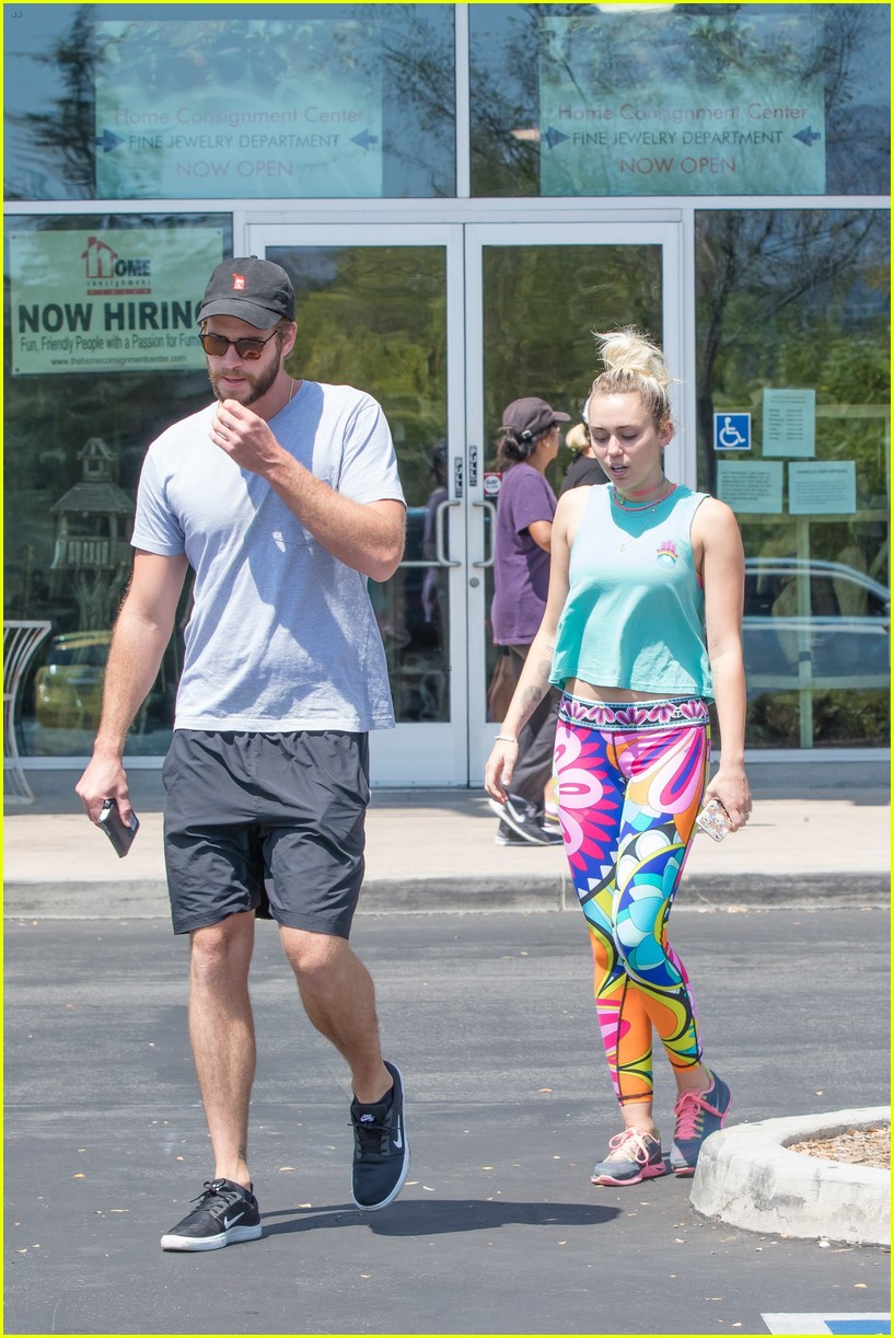 miley cyrus have an afternoon lunch date 27