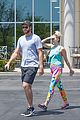 miley cyrus have an afternoon lunch date 16