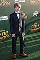 oakes fegley oona laurence petes dragon premiere 14