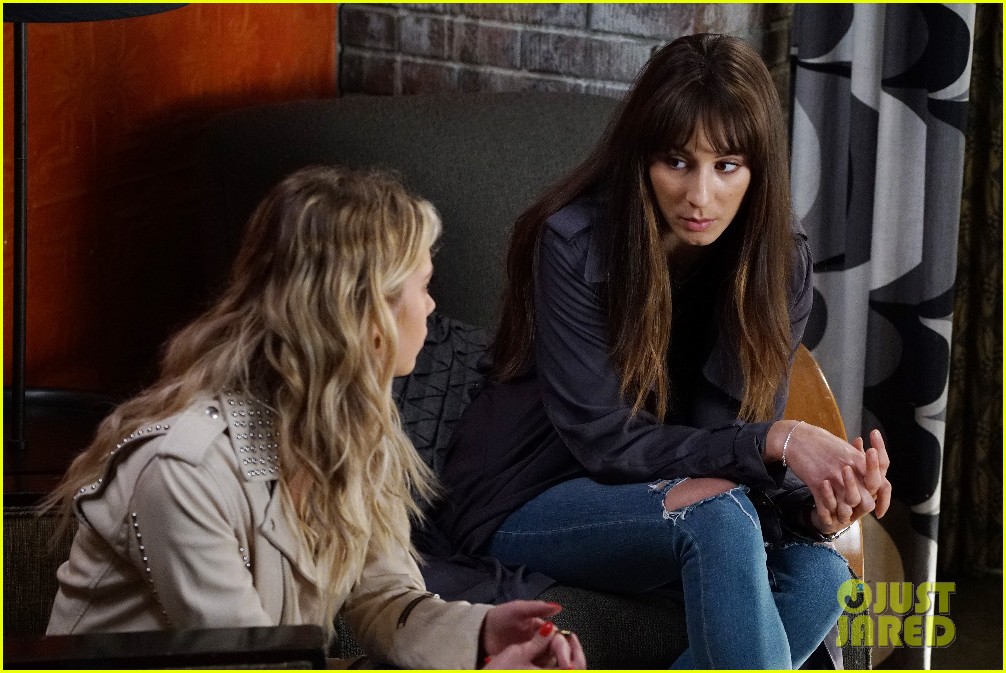 pretty little liars wanted dead alive 01