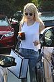 emma roberts does some shopping saturday 16