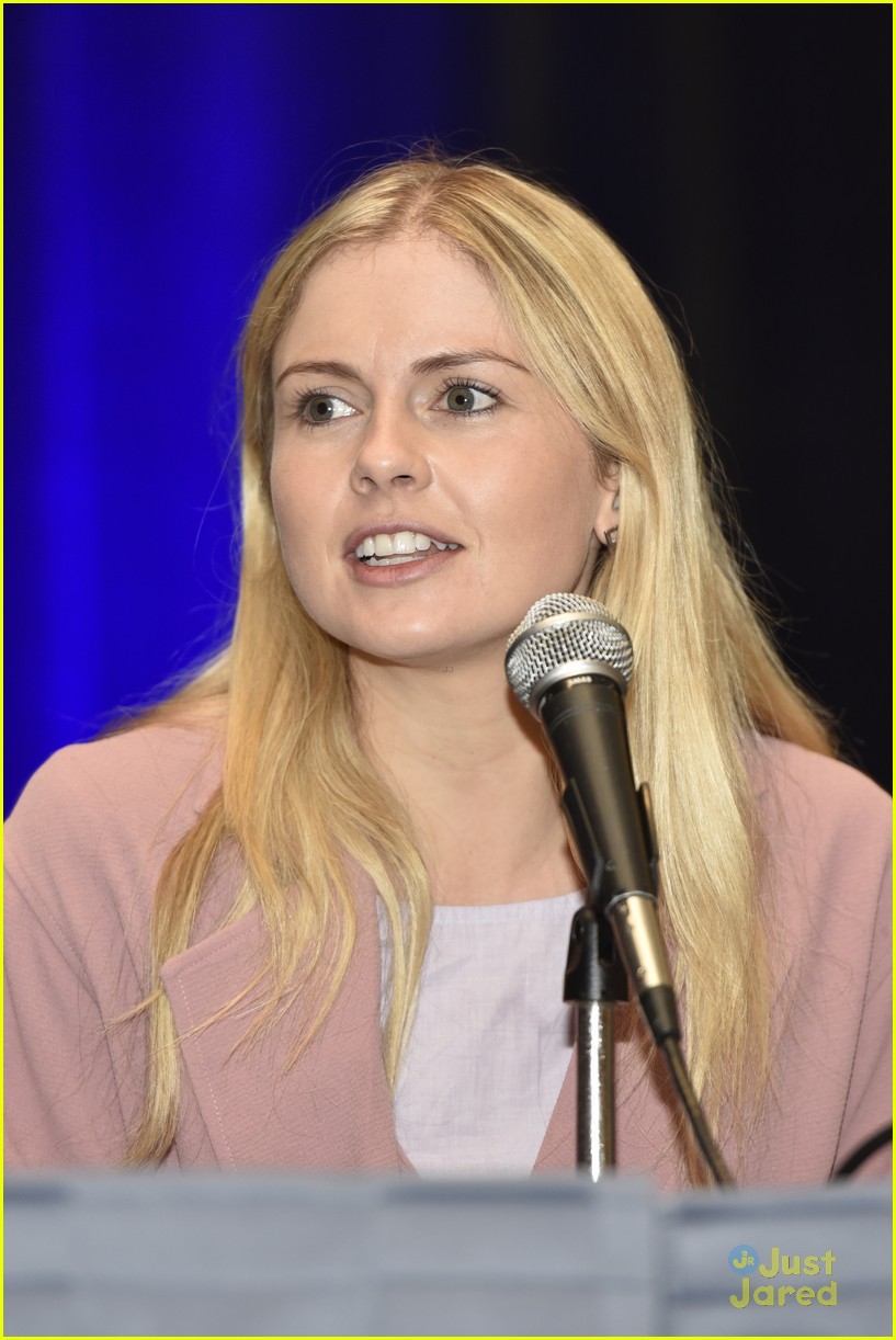 rose mciver monkey friends wizard world convention 04