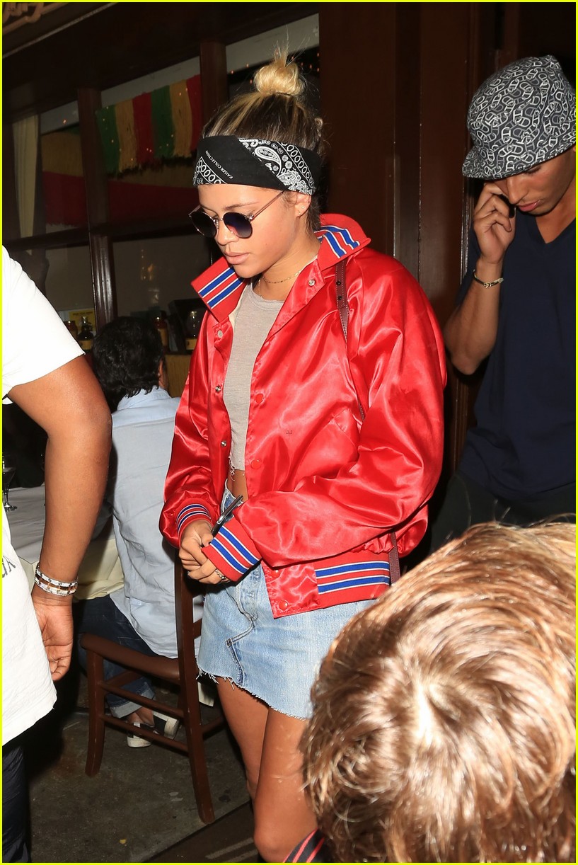 sofia richie shares more photos of trip to japan with justin bieber 17