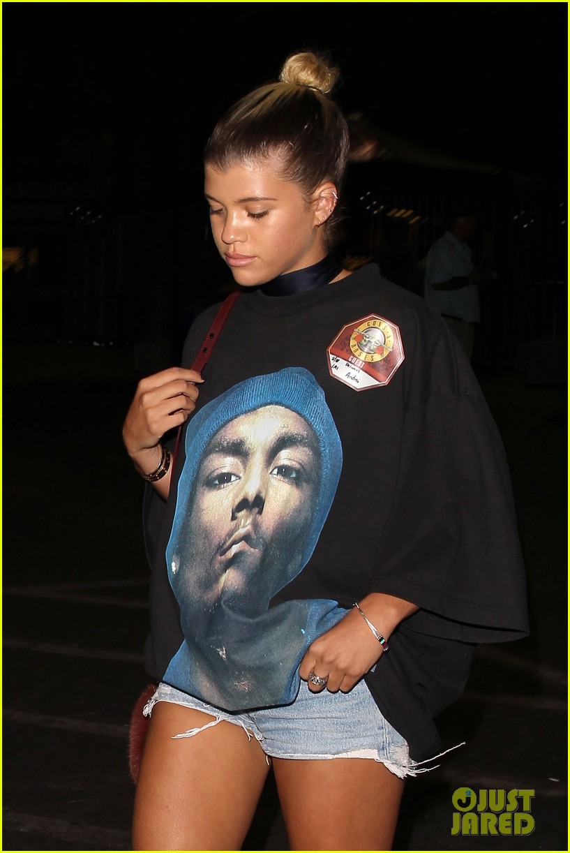 sofia richie shares cute throwback pic with her family00405