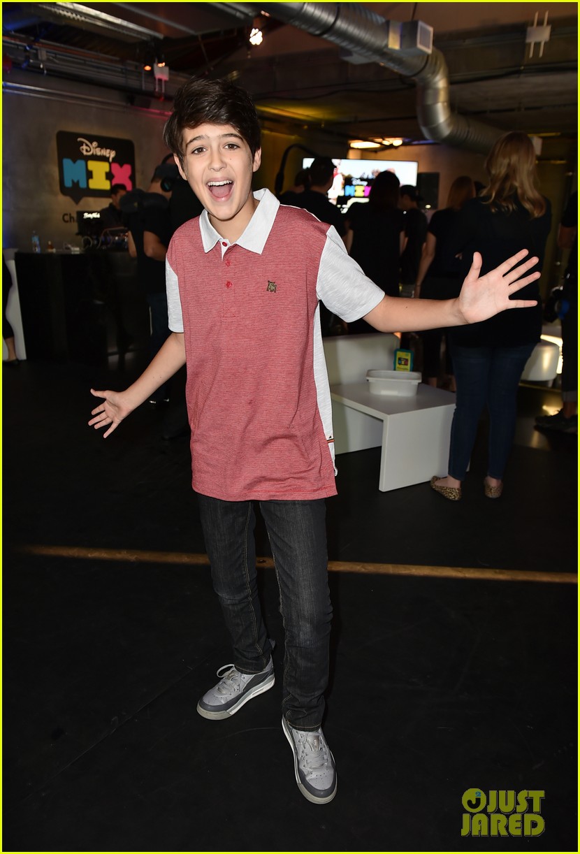 stuck in the middle cast just jared jr disney mix launch party 10