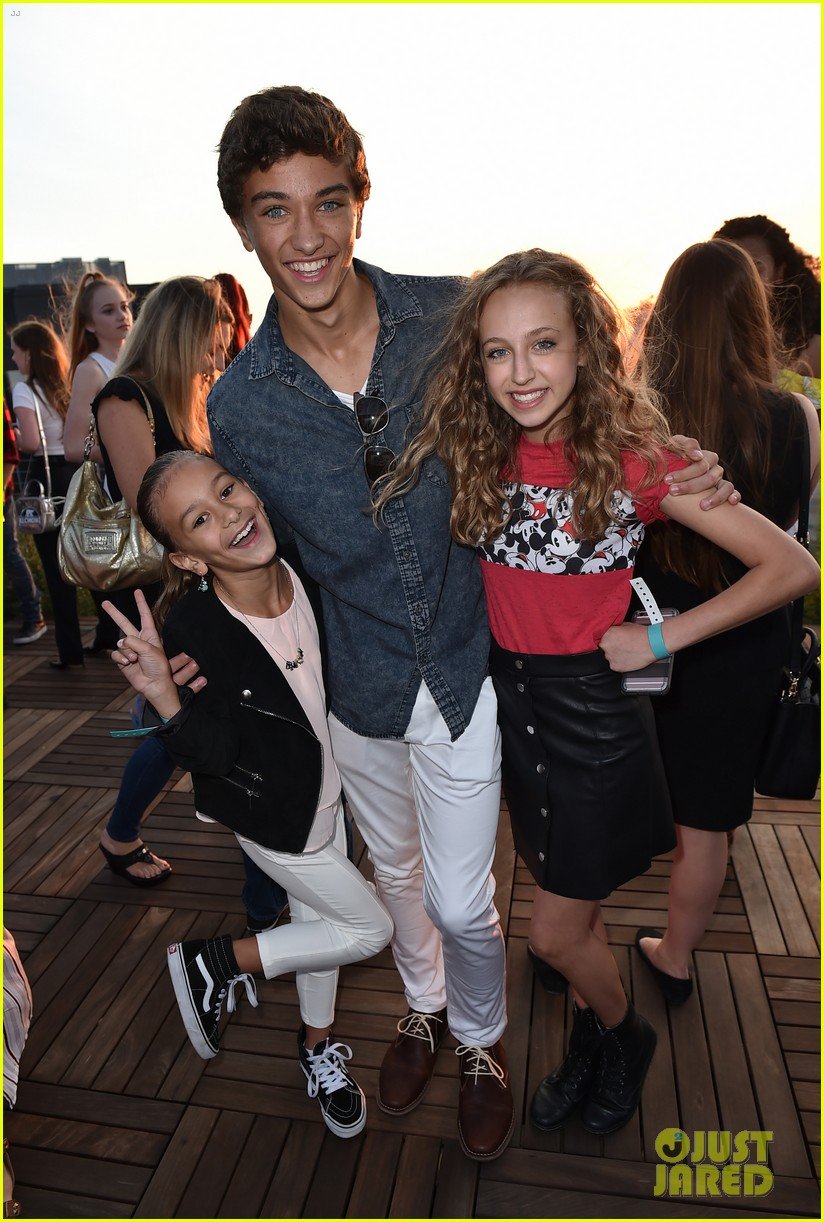 stuck in the middle cast just jared jr disney mix launch party 28