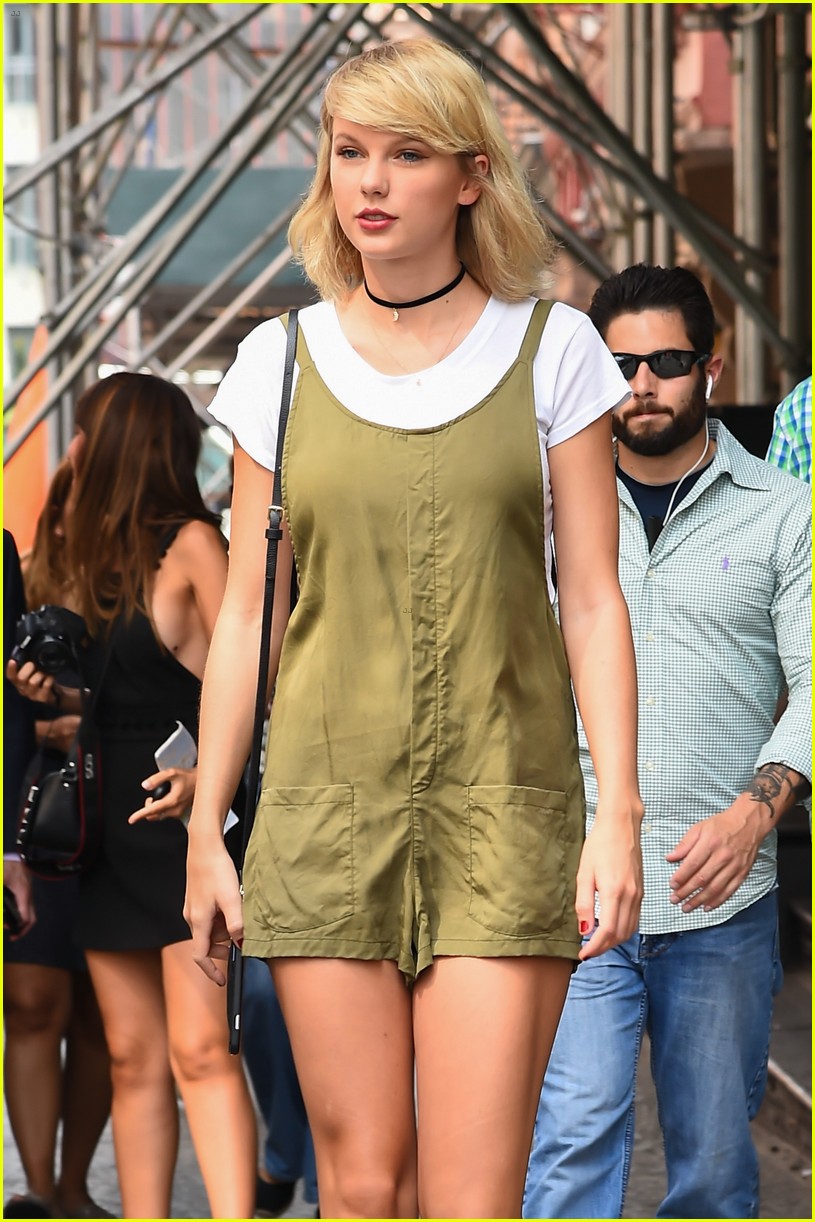 taylor swift and martha hunt hit the gym 12
