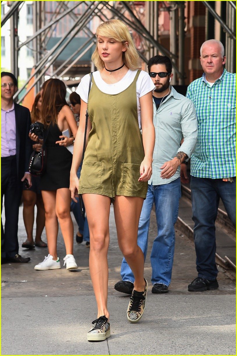 taylor swift and martha hunt hit the gym 22