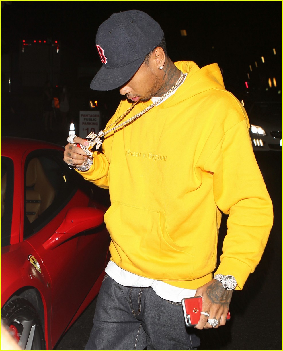 tyga now has a jeweler looking to collect debt 13