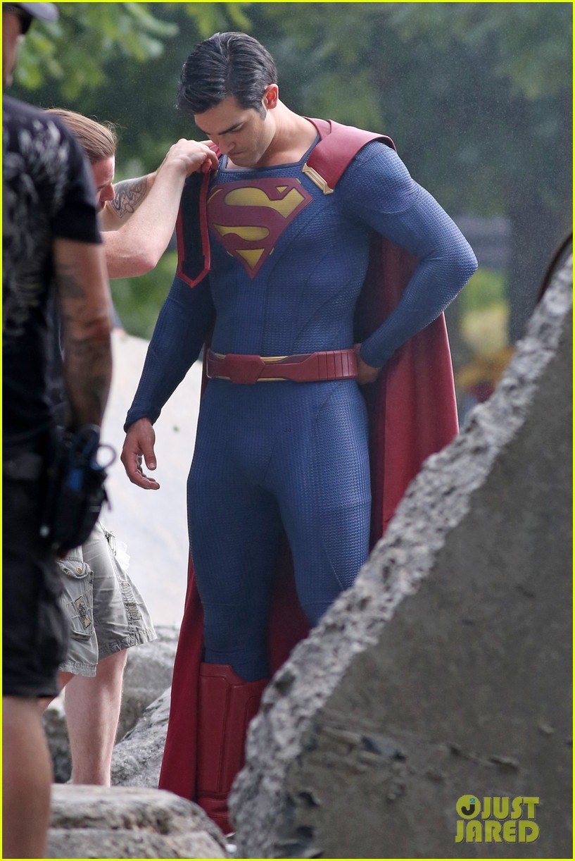 tyler hoechlin fight scene superman supergirl 11