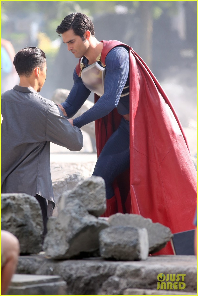 tyler hoechlin fight scene superman supergirl 14