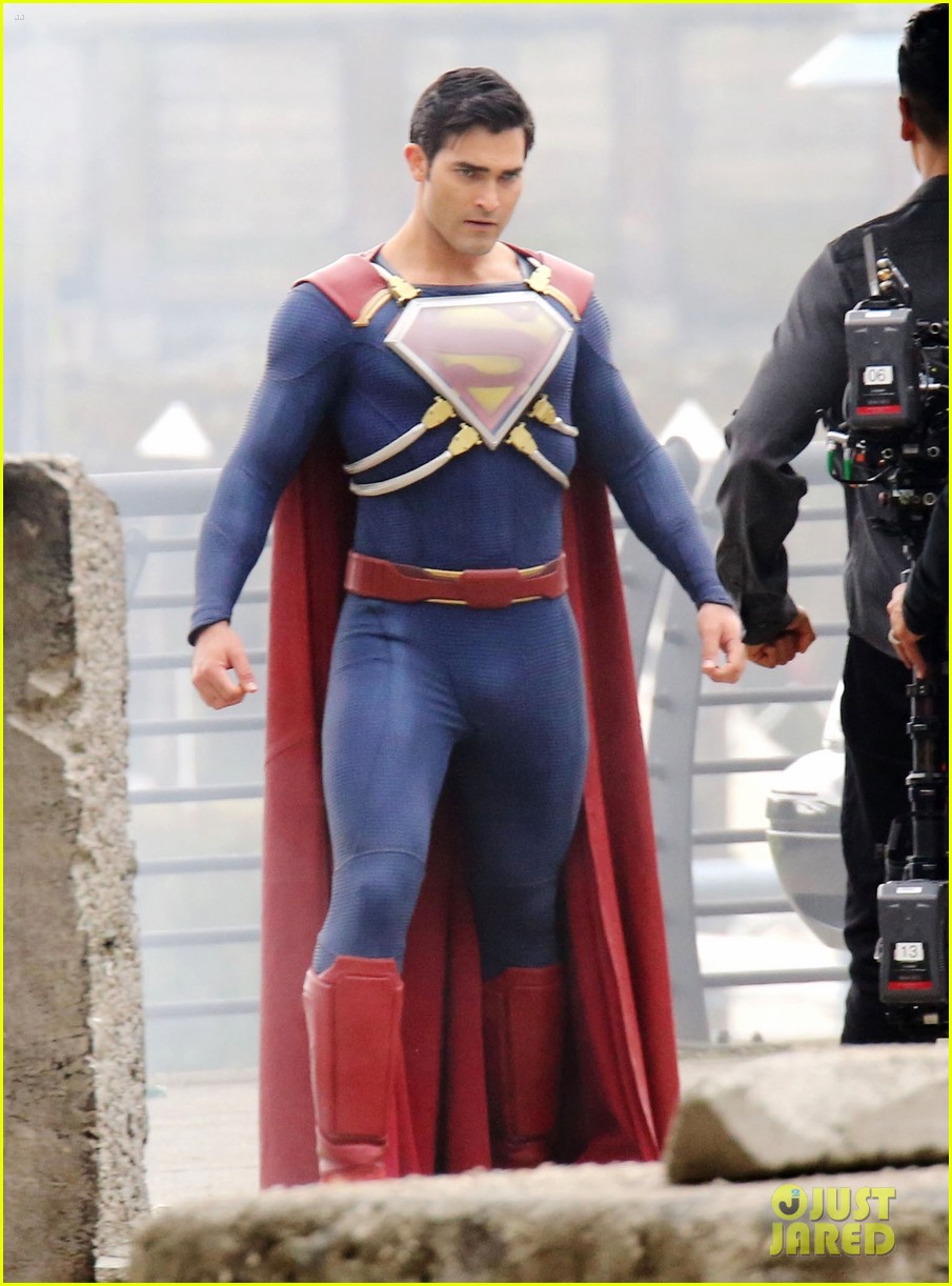 tyler hoechlin new armor superman story on supergirl 03